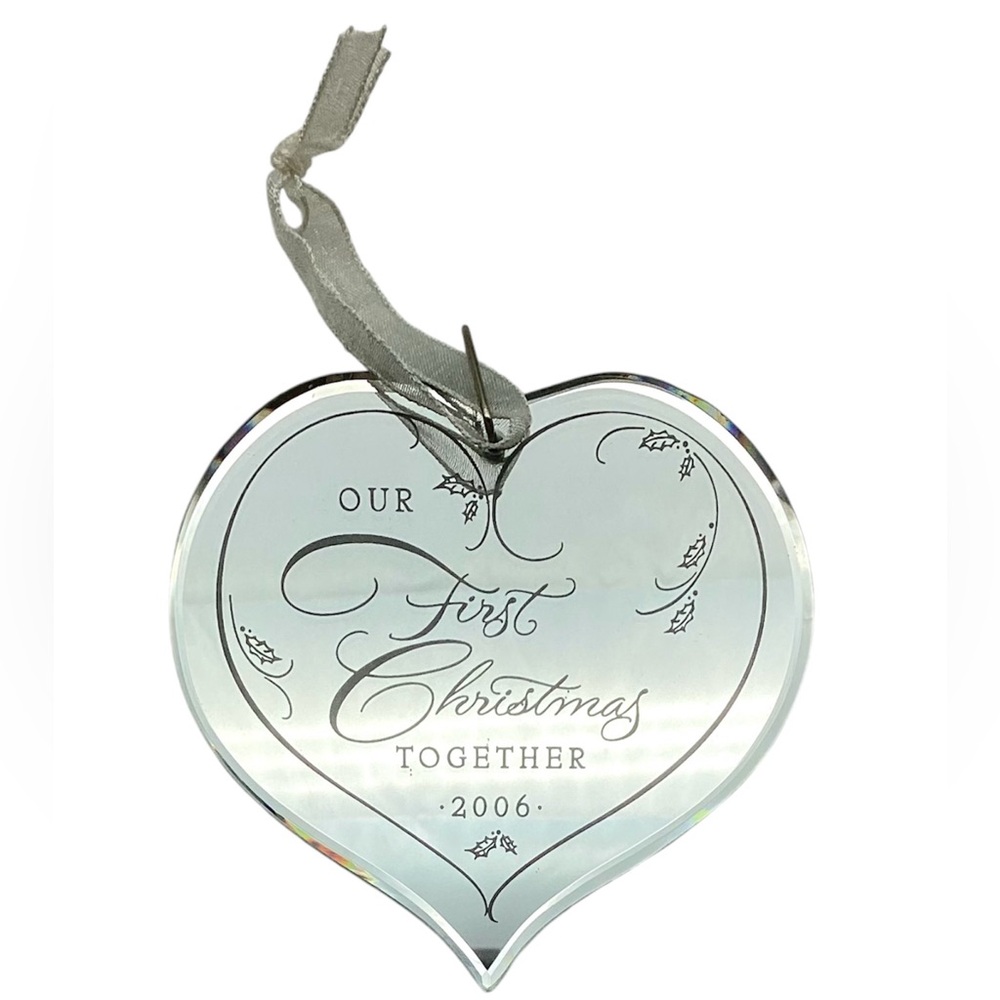 Hallmark 2006 “Reflections of Love” Glass Christmas Ornament